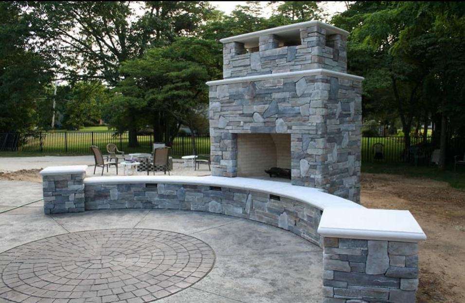 Outdoor fireplace